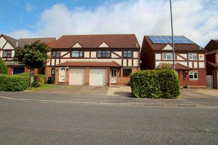 3 Bedroom Semi-Detached House To Rent In Kemperleye Way, Bradley Stoke, Bristol, BS32