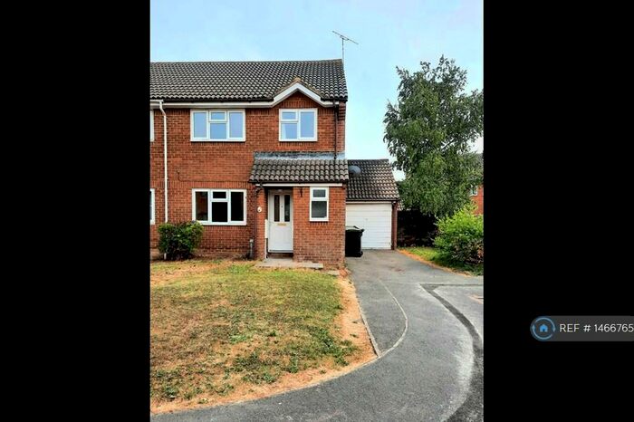 4 Bedroom Semi-Detached House To Rent In Boship Close, Eastbourne, BN23