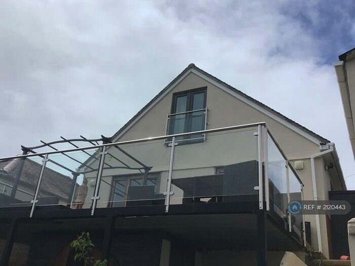 3 Bedroom Bungalow To Rent In Mount Pleasant Drive, Bournemouth, BH8