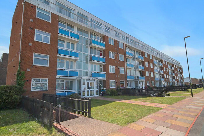 2 Bedroom Ground Flat To Rent In Pacific Court, Riverside, Shoreham-by-Sea, BN43