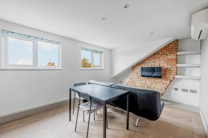 1 Bedroom Flat To Rent In The Avenue, West Ealing, W13