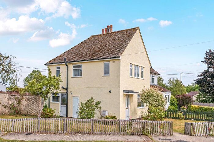 3 Bedroom Semi-Detached House To Rent In Brizewood, Carterton, OX18