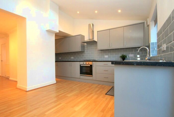 3 Bedroom Terraced House To Rent In Sunray Avenue, Surbiton, KT5