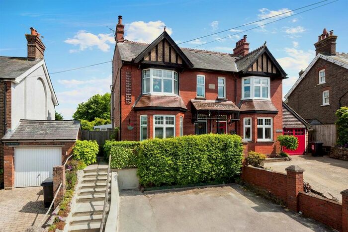 5 Bedroom Property To Rent In Pilmer Road, Crowborough, TN6