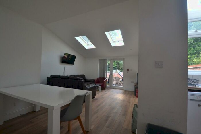 7 Bedroom Terraced House To Rent In Albion Road, Fallowfield, Manchester, M14