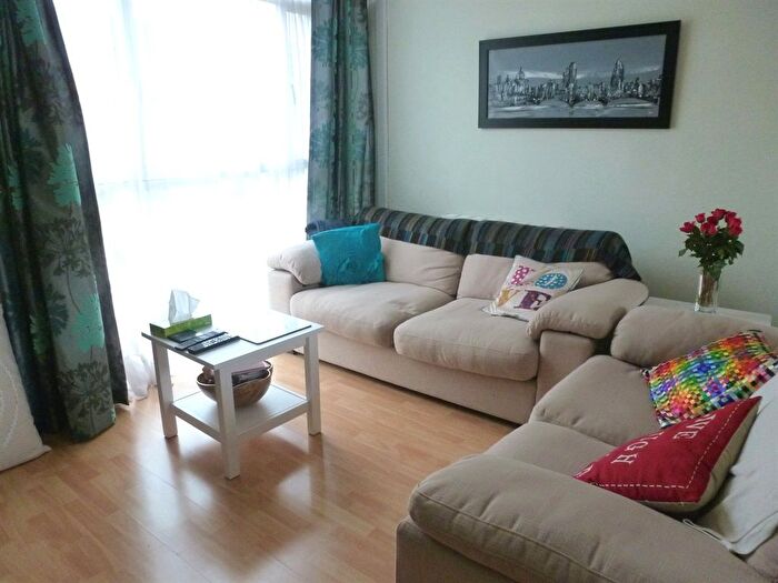 2 Bedroom Property To Rent In Oldershaw Mews, Maidenhead, SL6