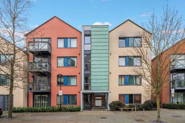 1 Bedroom Flat To Rent In Union Lane, Isleworth, TW7