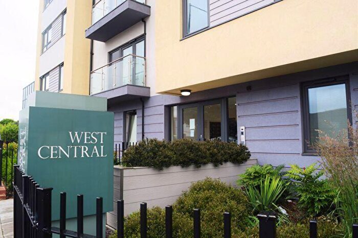 1 Bedroom Flat For Sale In A Stoke Road, Slough, Berkshire, SL2