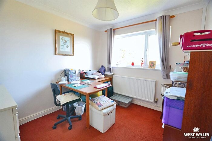 4 Bedroom Detached Bungalow For Sale In Hazel Grove, Llanstadwell, Milford Haven, SA73