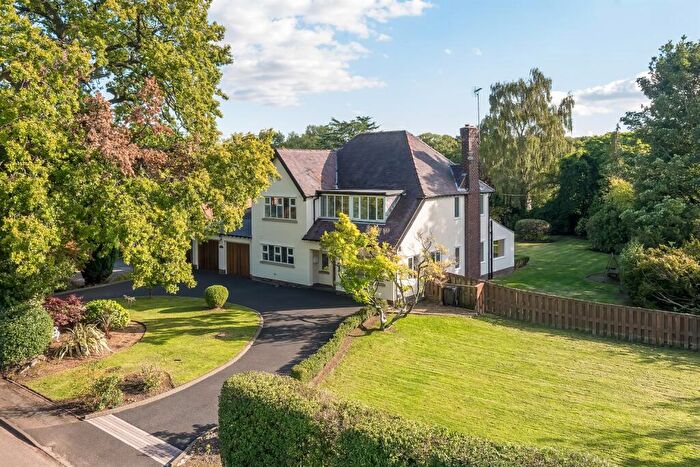 4 Bedroom Detached House For Sale In Brookledge Lane, Adlington, SK10