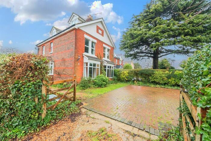 5 Bedroom Detached House To Rent In Stein Road, Southbourne, PO10