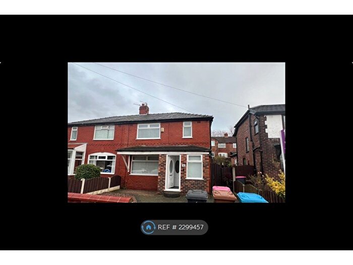 3 Bedroom Semi-Detached House To Rent In Oakwood Drive, Salford, M6