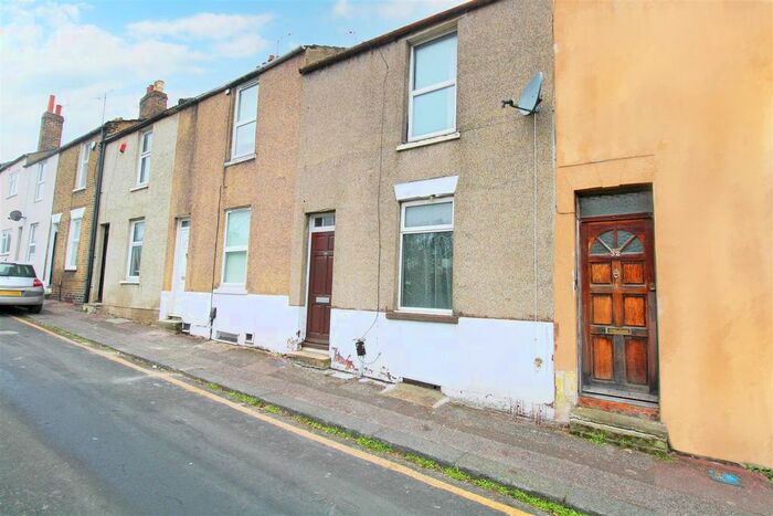2 Bedroom Terraced House To Rent In Rochester Street, Chatham ME4