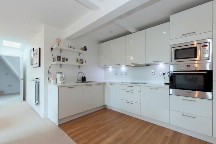 2 Bedroom Flat To Rent In Newbury Street, Wantage, OX12