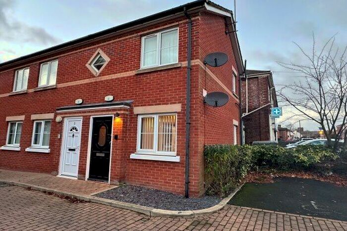 2 Bedroom Flat To Rent In Farnworth Mews, Widnes, WA8