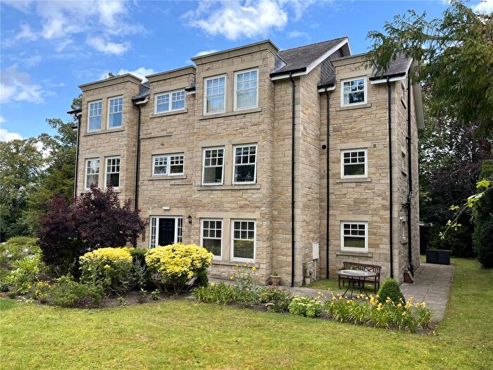 2 Bedroom Apartment For Sale In Haining Court, Haining Croft, Hexham, Northumberland, NE46