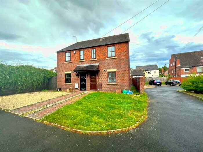 3 Bedroom House To Rent In New Street, Wordsley, Stourbridge, DY8