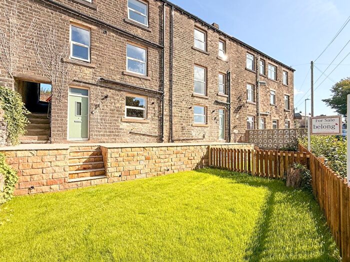 4 Bedroom Terraced House For Sale In Ray Gate, Mount, Huddersfield, HD3