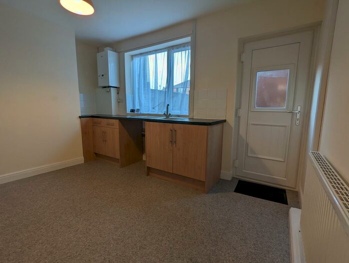 2 Bedroom House To Rent In Mona Road, Doncaster, DN4