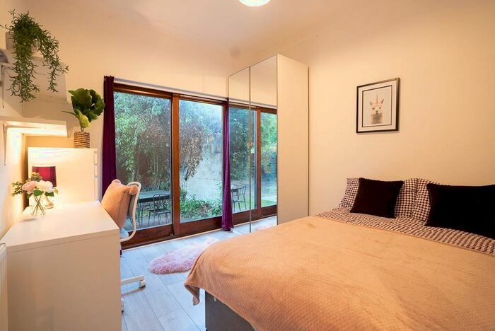 6 Bedroom Detached House To Rent In Highcrown Mews, Southampton, SO17