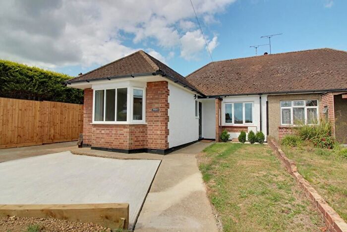 3 Bedroom Semi-Detached Bungalow To Rent In Bellhouse Road, Leigh-On-Sea, SS9