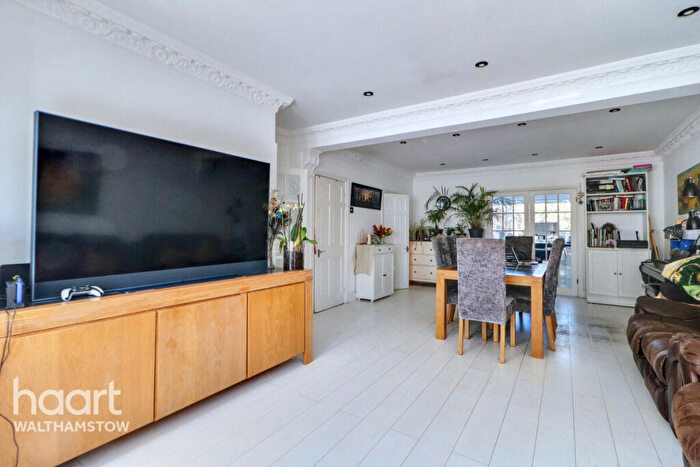 4 Bedroom Semi Detached House For Sale In Beacontree Avenue, Walthamstow, E17