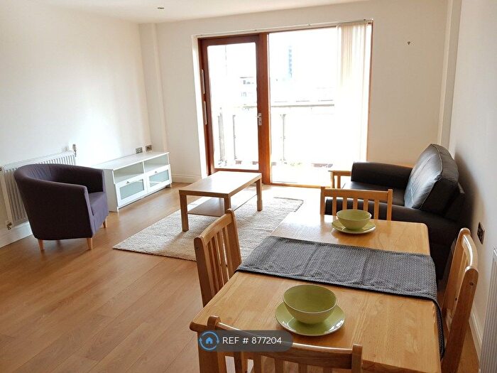 2 Bedroom Flat To Rent In Pryce House, Bow, London, E3