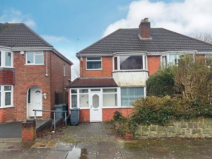 3 Bedroom Semi Detached House For Sale In Green Acres Road, Kings Norton, Birmingham, B38