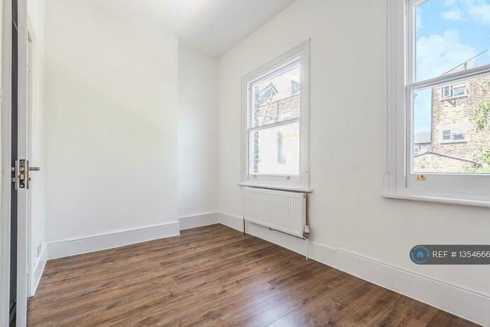 4 Bedroom Maisonette To Rent In Waldegrave Road, London, SE19