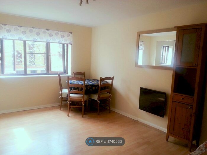 1 Bedroom Flat To Rent In Brunswick Quay, London, SE16