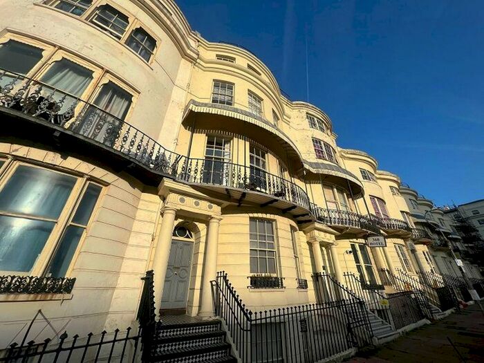 Apartment To Rent In Regency Square, Brighton, BN1