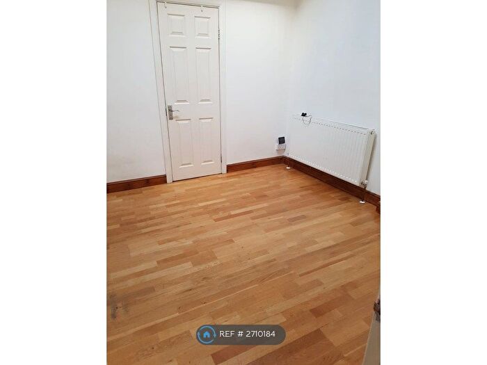 1 Bedroom Flat To Rent In London, London, E2