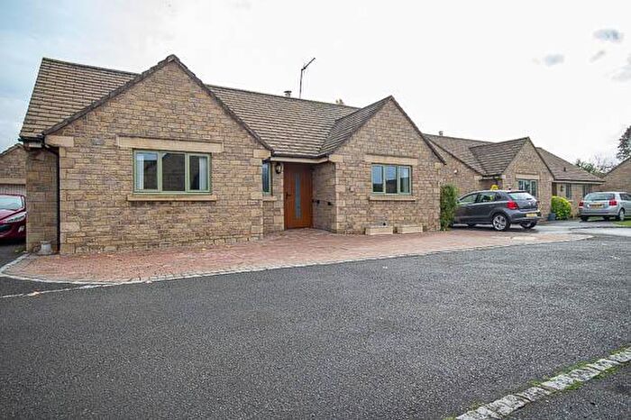3 Bedroom Detached Bungalow For Sale In Maytree Gates, Bishops Cleeve, Cheltenham, GL52