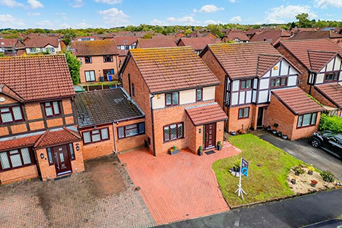 4 Bedroom Link Detached House For Sale In Ravenfield Drive, Widnes, WA8