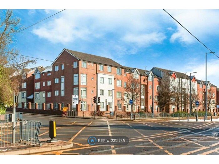 3 Bedroom Flat To Rent In Sugar Mill Square, Salford, M5