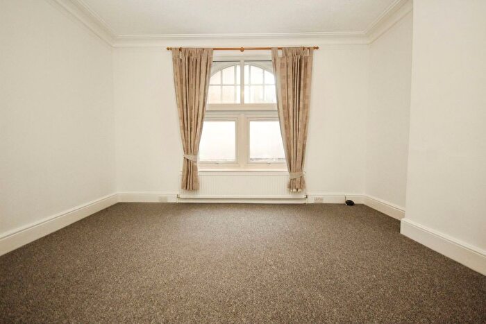 1 Bedroom Flat To Rent In Streatham High Road, London, SW16