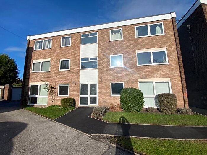 2 Bedroom Flat For Sale In Beaconsfield Court, Nuneaton, CV11