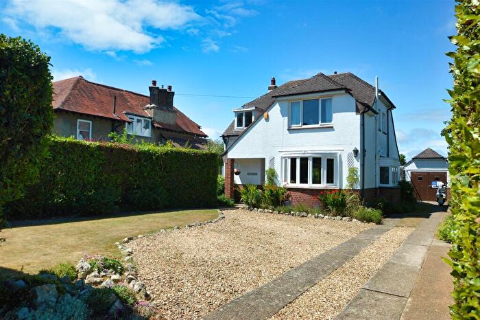 3 Bedroom Detached House For Sale In Elmfield, Ryde, PO33