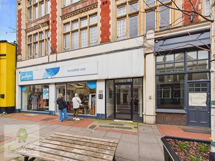 2 Bedroom Apartment For Sale In Faraday House, - High Street, Rochester, ME1