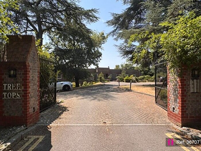 2 Bedroom Apartment For Sale In The Mount, Reading, RG4