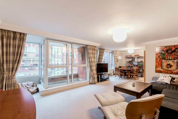2 Bedroom Flat To Rent In Drayton Gardens, South Kensington, London, SW10