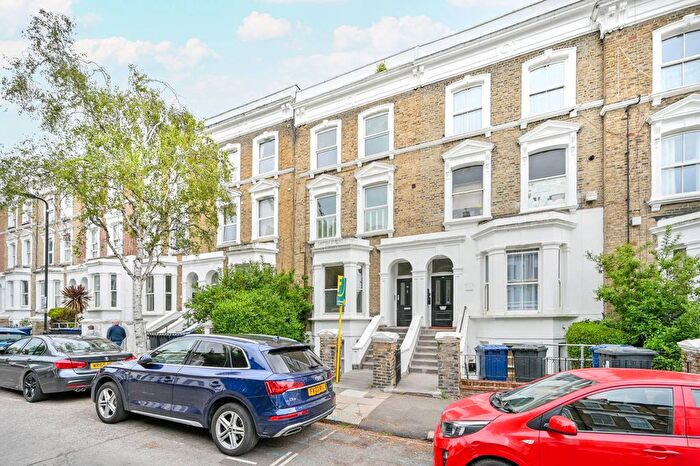 2 Bedroom Flat To Rent In Burlington Gardens, Poet's Corner, London, W3