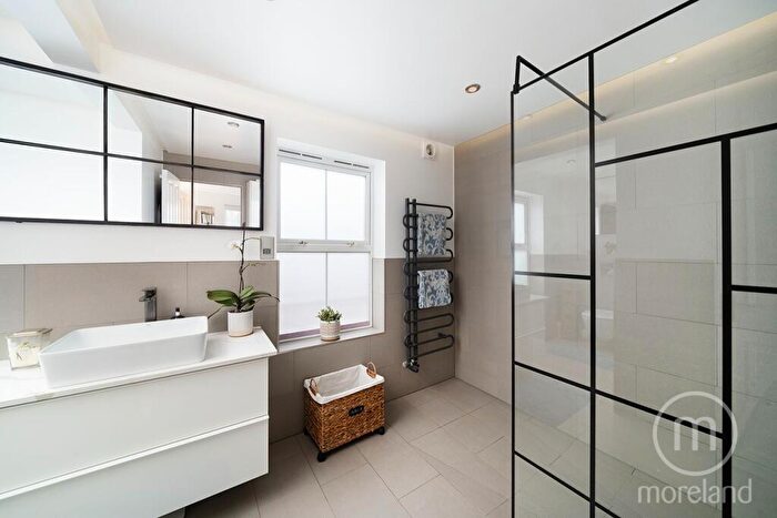 3 Bedroom End Of Terrace House For Sale In Compton Close, London, NW11