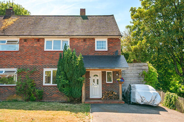3 Bedroom Semi-Detached House For Sale In Roberts Road, Barton Stacey, Winchester, SO21