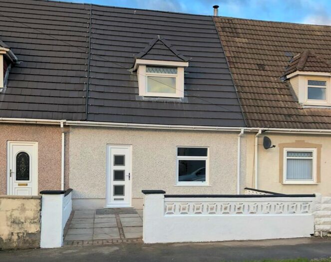 3 Bedroom Terraced House To Rent In Llwyn Derw, SA5