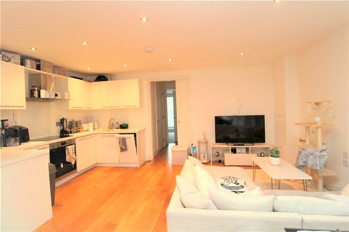 2 Bedroom Flat To Rent In Hardwicks Square, London, SW18