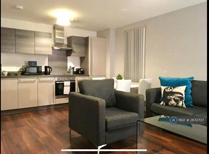 2 Bedroom Flat To Rent In The Riverside, Manchester, M5