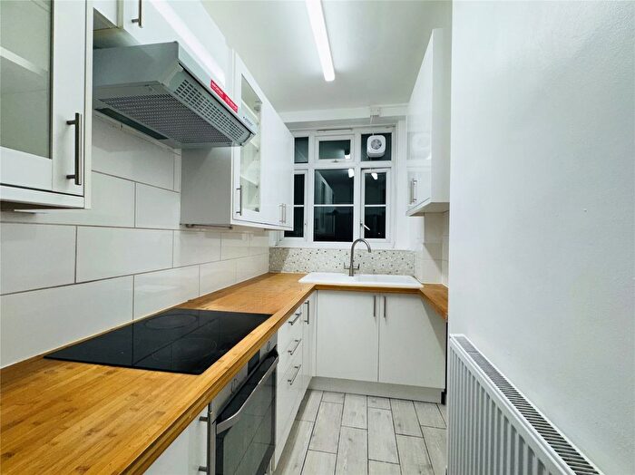 1 Bedroom Flat To Rent In Homerton High Street, London, E9