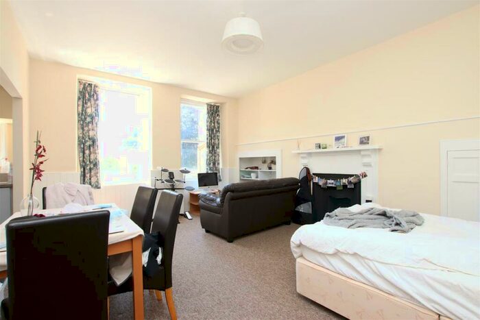Flat To Rent In Laura Place, Bath, BA2
