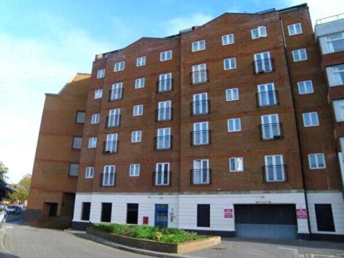 2 Bedroom Flat To Rent In The Picture House, Cheapside, Reading, RG1